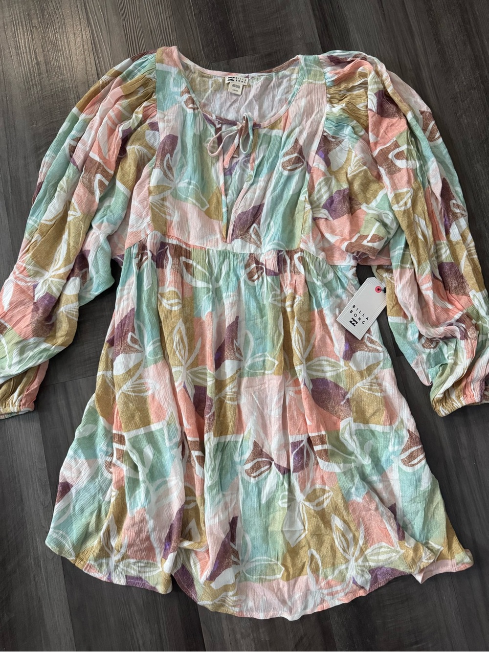 Billabong women’s Soft Pastel Floral Peasant Tunic Dress
